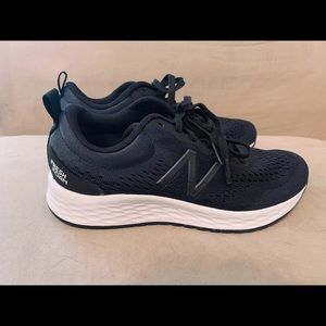 New Balance NWOT big boy shoes size 7Y